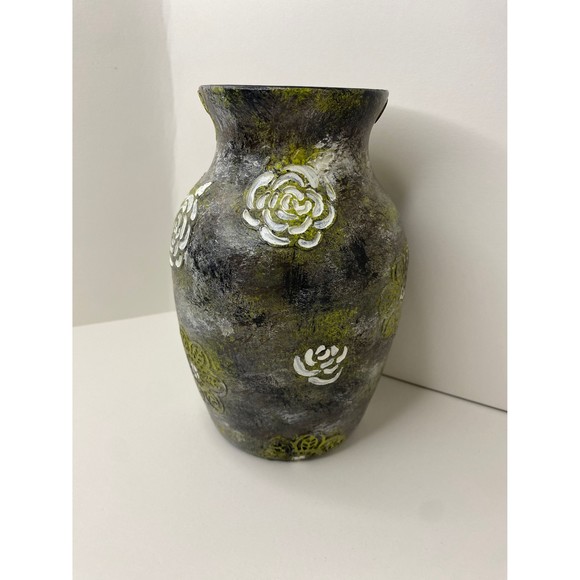 Hand painted antique style vase / textured glass vase with flowers - Picture 3 of 8